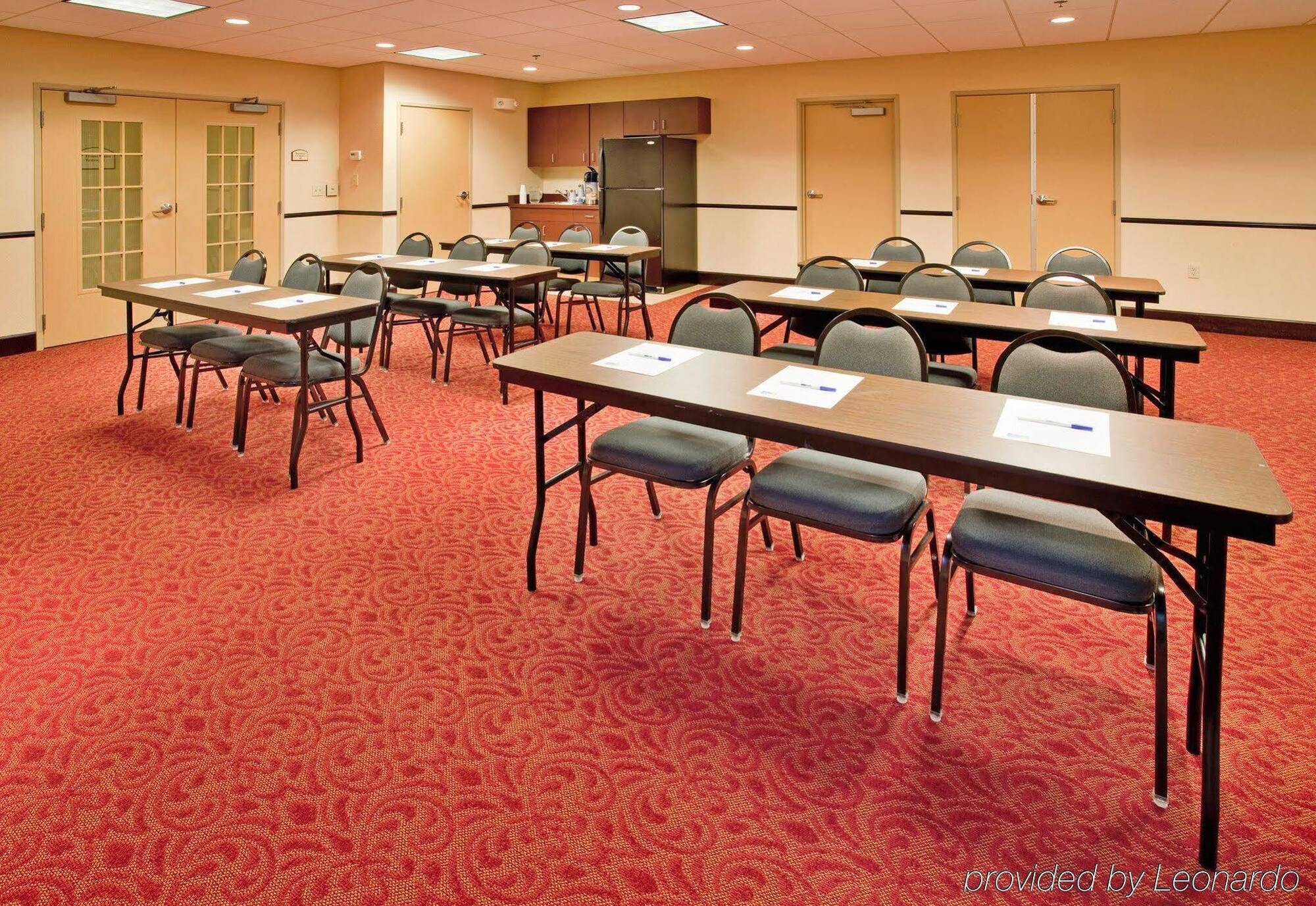 Holiday Inn Express & Suites East Wichita I-35 Andover By Ihg Exterior foto