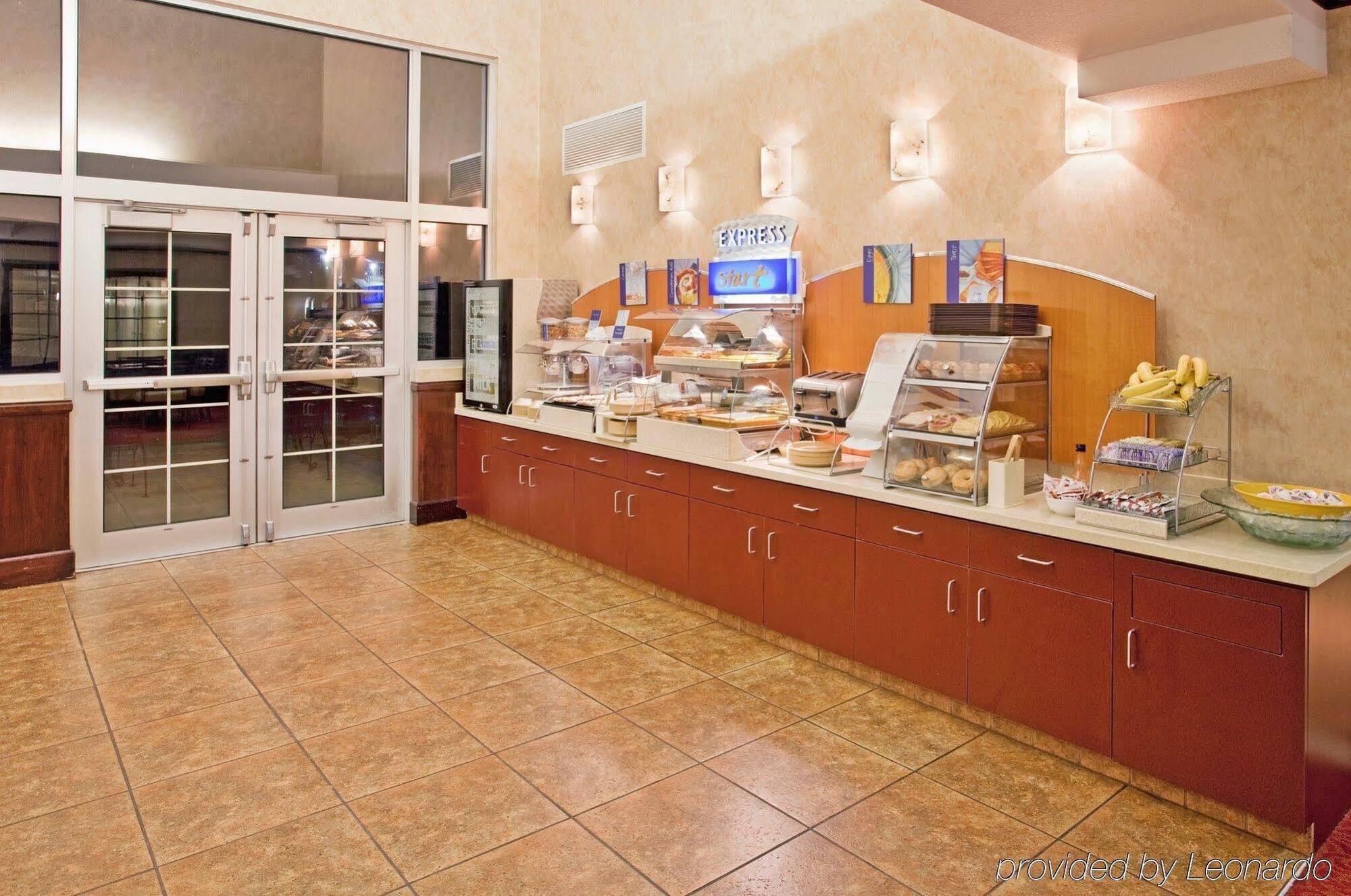 Holiday Inn Express & Suites East Wichita I-35 Andover By Ihg Exterior foto